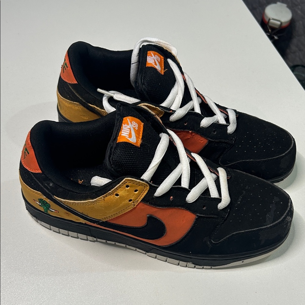 Men’s NOT NIKES 9.5 sb dunk look a likes
